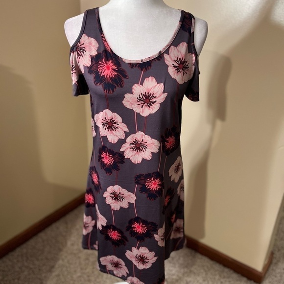 Maurices Purple Floral Cold Shoulder Dress Sz XS EUC - Picture 1 of 5